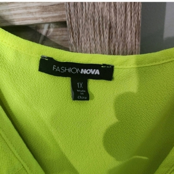 🍁🍂⚘️Fashion nova neon yellow/green blouse 1x - Picture 5 of 5